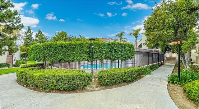 611 W 1st St Unit 101, Santa Ana, CA 92701 - surrounding community with a pool