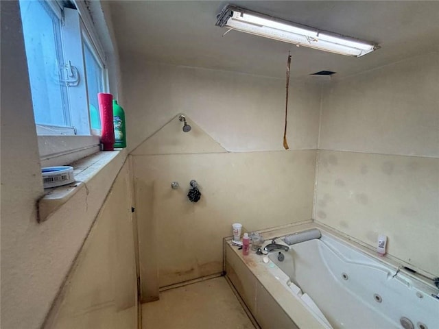 108 Leoma Ln, Chula Vista, CA 91911 - bathroom featuring a tub with jets