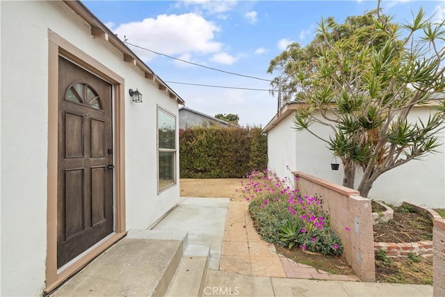 10931 S Burl Ave, Inglewood, CA 90304 - entrance to property featuring stucco siding