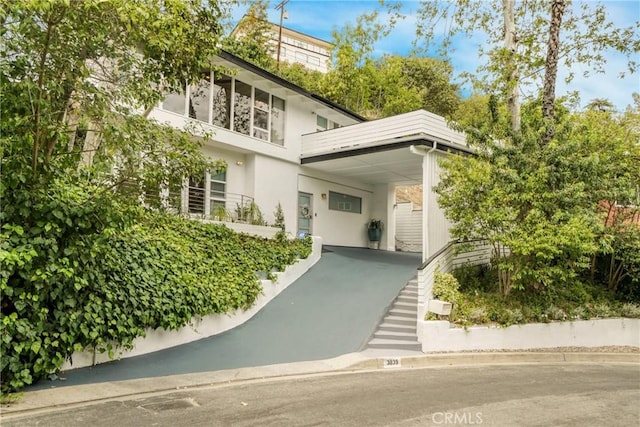 3839 Davana Rd, Sherman Oaks, CA 91423 - view of front of property with stucco siding
