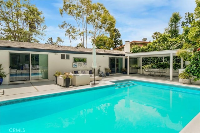 3839 Davana Rd, Sherman Oaks, CA 91423 - swimming pool with a patio area and outdoor lounge area