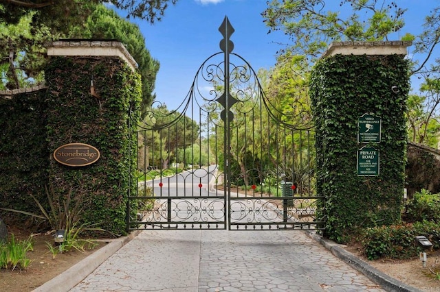 4036 Stonebridge Ln, Rancho Santa Fe, CA 92091 - view of gate