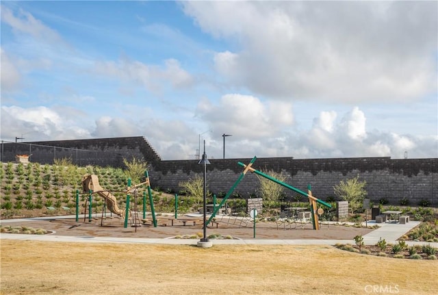 15820 Caterpillar Dr, Fontana, CA 92336 - view of community jungle gym