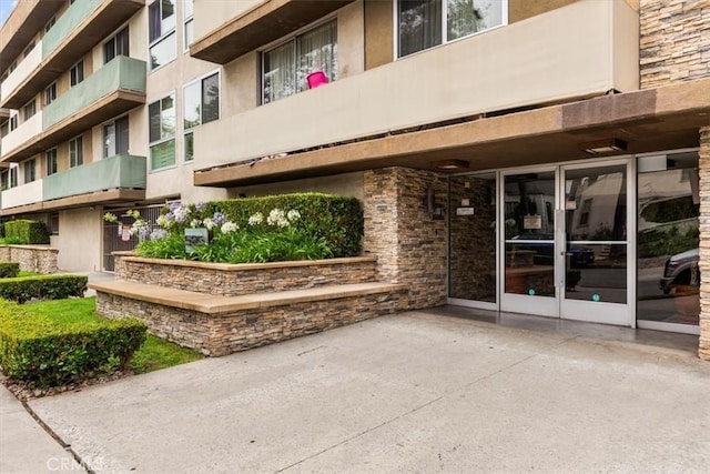 525 N Sycamore Unit 320, Los Angeles, CA 90036 - view of apartment building / complex