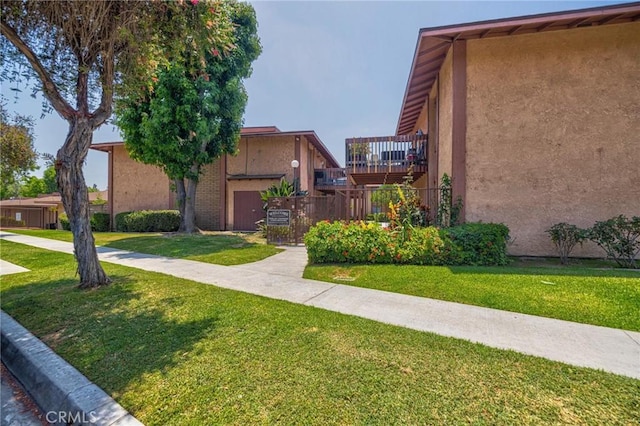 5905 Rosemead Blvd Unit 16, Pico Rivera, CA 90660 - view of property's community featuring a yard