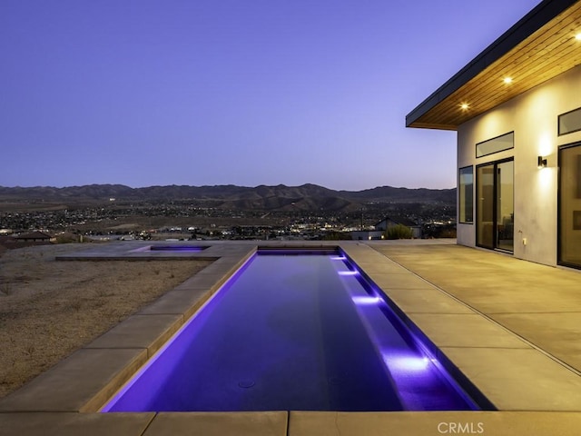 6197 Mandarin Rd, Yucca Valley, CA 92284 - swimming pool featuring a mountain view and a patio