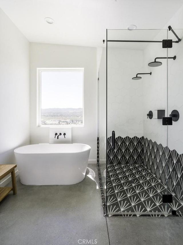 6197 Mandarin Rd, Yucca Valley, CA 92284 - full bath with a shower stall and a soaking tub