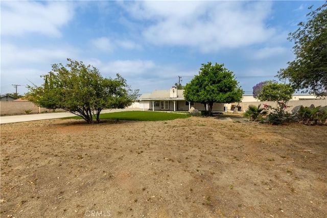 10709 Calabash Ave, Fontana, CA 92337 - view of yard with a porch