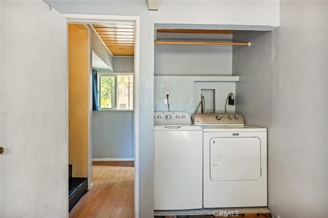 186 Hemlock Dr, Lake Arrowhead, CA 92352 - washroom featuring washer and clothes dryer and light wood-style floors