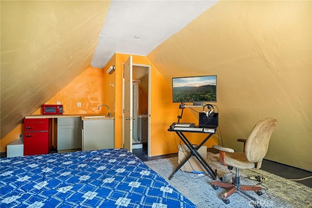 186 Hemlock Dr, Lake Arrowhead, CA 92352 - bedroom with vaulted ceiling and a sink
