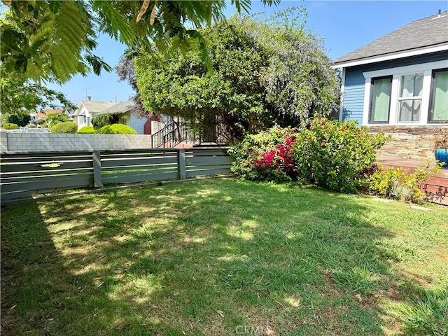 5472 3rd Ave, Los Angeles, CA 90043 - view of yard