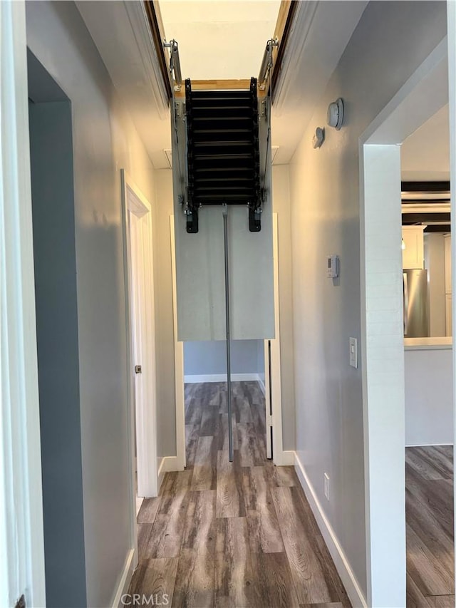 5472 3rd Ave, Los Angeles, CA 90043 - hallway featuring wood finished floors and baseboards
