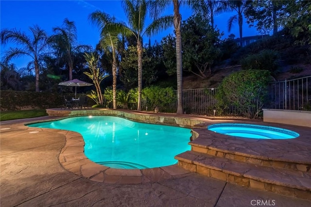25815 Forsythe Way, Stevenson Ranch, CA 91381 - view of swimming pool with an in-ground hot tub and a patio area