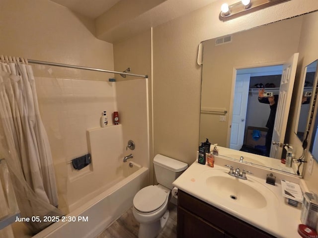 1760 E Palomar St Unit 111, Chula Vista, CA 91913 - bathroom with shower / bathtub combination with curtain, vanity, and wood finished floors