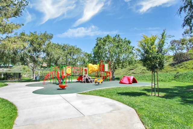 29162 Bobolink Dr, Laguna Niguel, CA 92677 - community playground featuring a yard