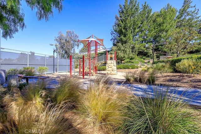 32091 Camino Nunez, Temecula, CA 92592 - view of community play area