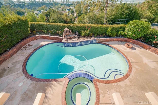 27591 Cenajo, Mission Viejo, CA 92691 - view of swimming pool featuring an in-ground hot tub and a patio area