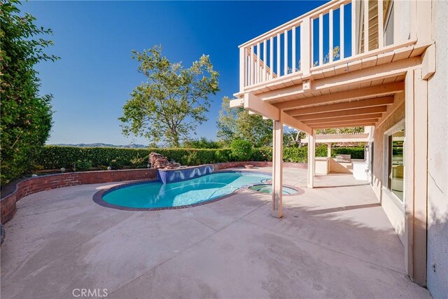 27591 Cenajo, Mission Viejo, CA 92691 - view of pool featuring a patio area and a pool with connected hot tub