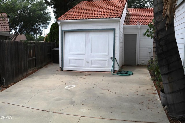 6232 Country View Ln, Riverside, CA 92504 - view of garage