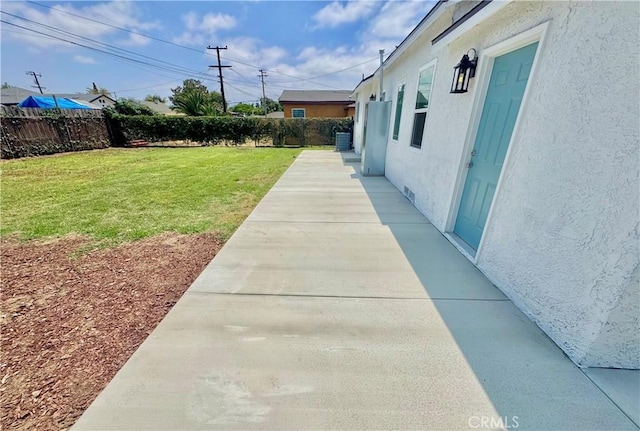 610 N Northwood Ave, Compton, CA 90220 - fenced backyard with a patio area