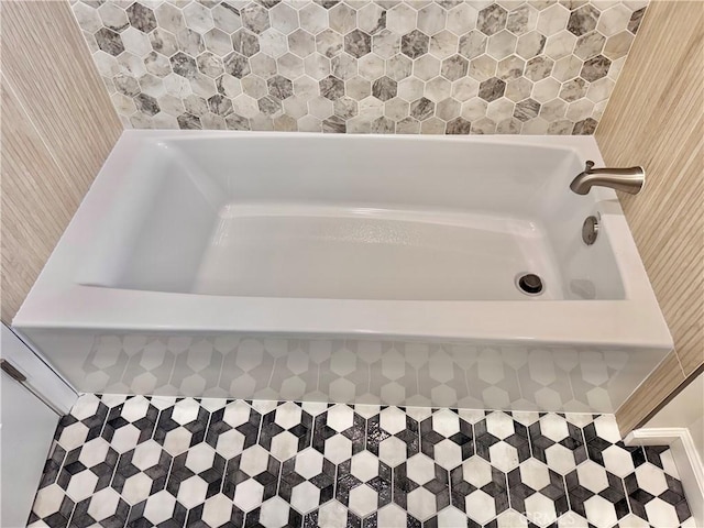 610 N Northwood Ave, Compton, CA 90220 - bathroom with a tub