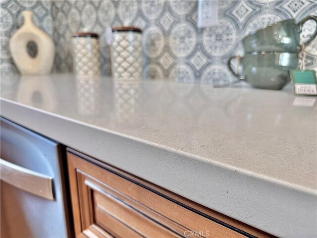 610 N Northwood Ave, Compton, CA 90220 - detailed view of brown cabinets