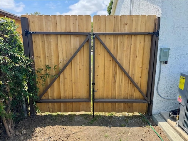 610 N Northwood Ave, Compton, CA 90220 - view of gate
