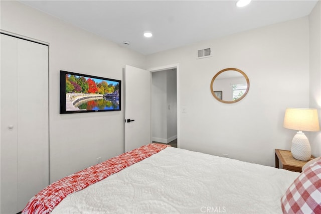 2900 S Greenville S Unit H, Santa Ana, CA 92704 - bedroom with recessed lighting, a closet, and baseboards