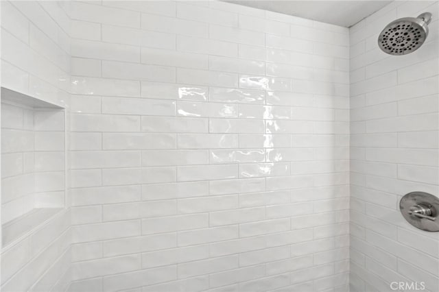 2900 S Greenville S Unit H, Santa Ana, CA 92704 - bathroom featuring a tile shower