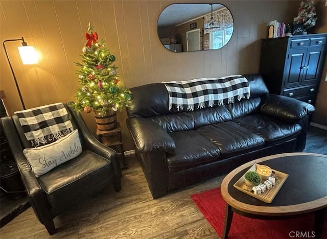 918 W Aeroplane Blvd, Big Bear City, CA 92314 - living area featuring wood finished floors