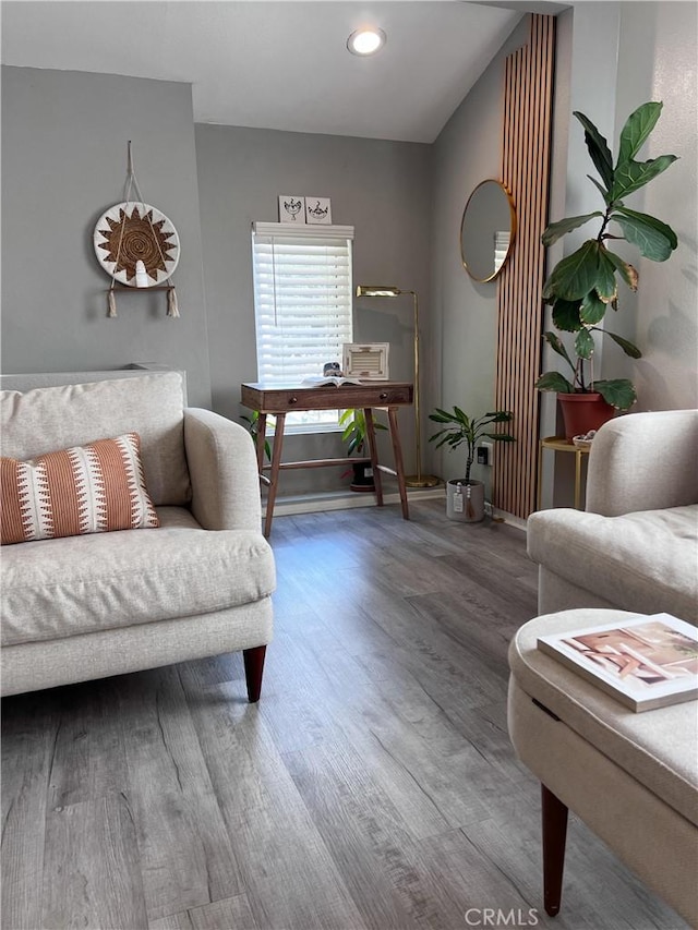 26959 Hillsborough Pkwy, Unit Valencia, CA 91354 - living area featuring wood finished floors, recessed lighting, and baseboards