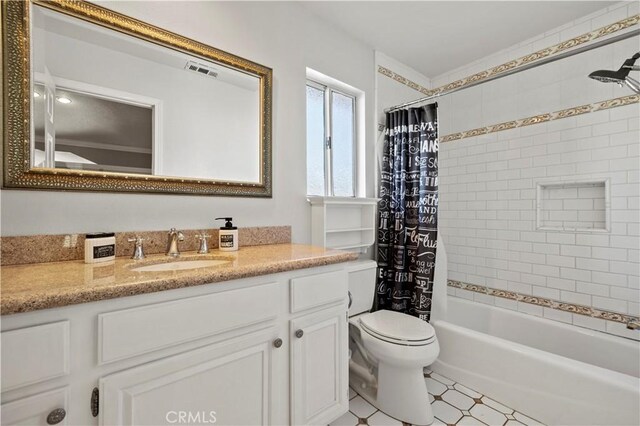 28642 Apricot Pl, Saugus, CA 91390 - full bathroom featuring vanity, toilet, and shower / bathtub combination with curtain