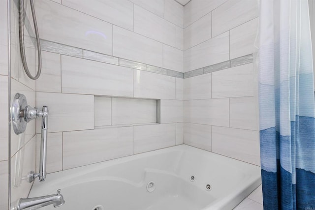 3984 Scott Dr, Carlsbad, CA 92008 - full bath featuring a combined bath / shower with jetted tub