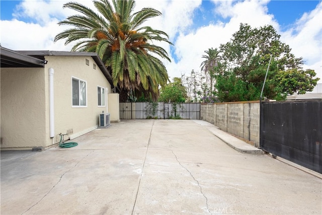 3720 S St Andrews Pl, Los Angeles, CA 90018 - view of patio