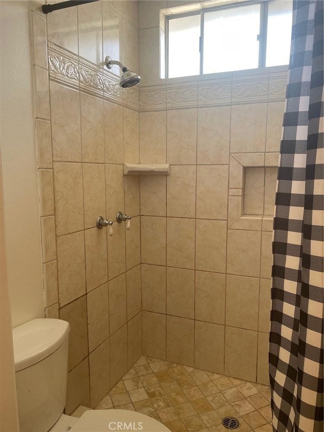 8505 Columbus Ave Unit 316, North Hills, CA 91343 - bathroom with a shower stall and toilet
