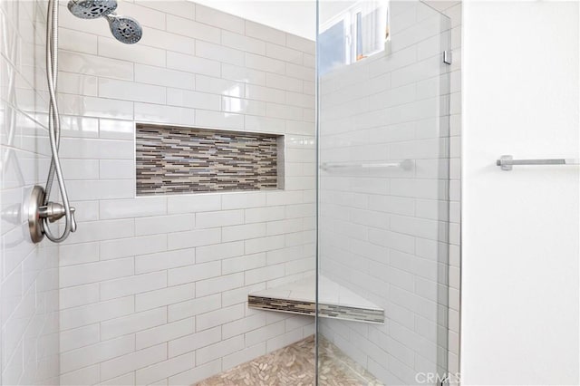 730 Zaphiro Ct, San Jacinto, CA 92583 - bathroom featuring tiled shower