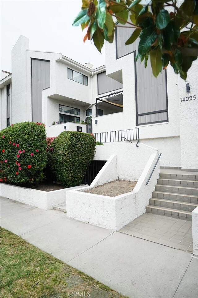 14025 Riverside Dr Unit 3, Sherman Oaks, CA 91423 - photo 1
