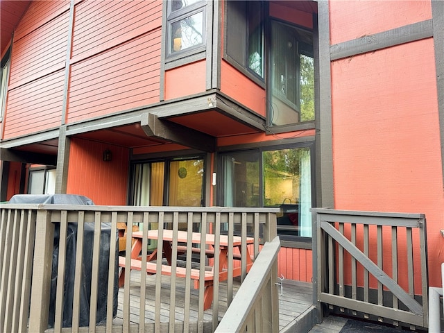 41935 Switzerland Dr Unit 113, Big Bear Lake, CA 92315 - entrance to property with a wooden deck