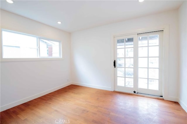 10425 Hillview Ave, Chatsworth, CA 91311 - empty room featuring light wood-style flooring and recessed lighting