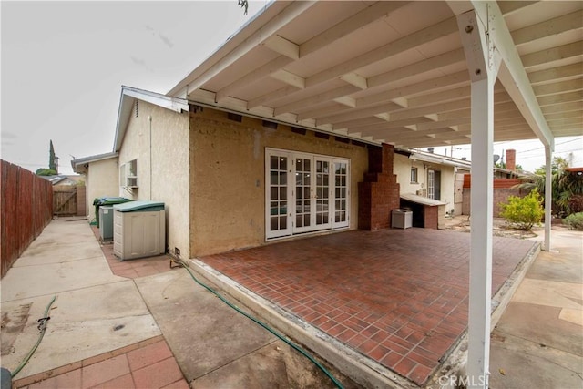 10425 Hillview Ave, Chatsworth, CA 91311 - view of patio with a gate