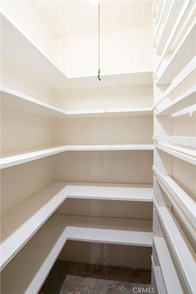 10425 Hillview Ave, Chatsworth, CA 91311 - view of pantry