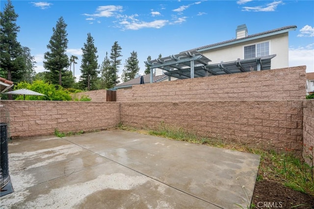 2131 Dublin Ln Unit 3, Diamond Bar, CA 91765 - fenced backyard with a patio area
