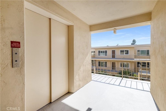 3695 Linden Ave Unit 10C, Long Beach, CA 90807 - balcony featuring elevator