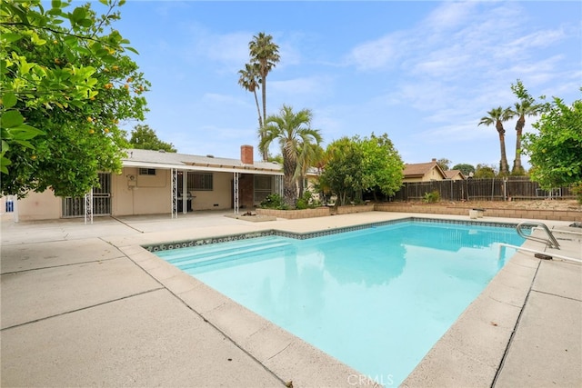 10120 Andasol Ave, Northridge, CA 91325 - view of pool with a patio area