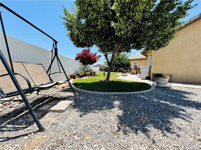 8925 Fallbrook Ct, Hesperia, CA 92344 - view of yard with a patio area