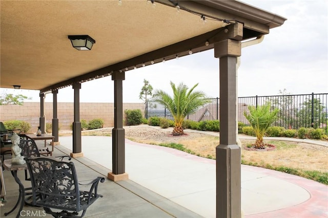 38564 Pallas Ct, Palmdale, CA 93551 - fenced backyard with a patio