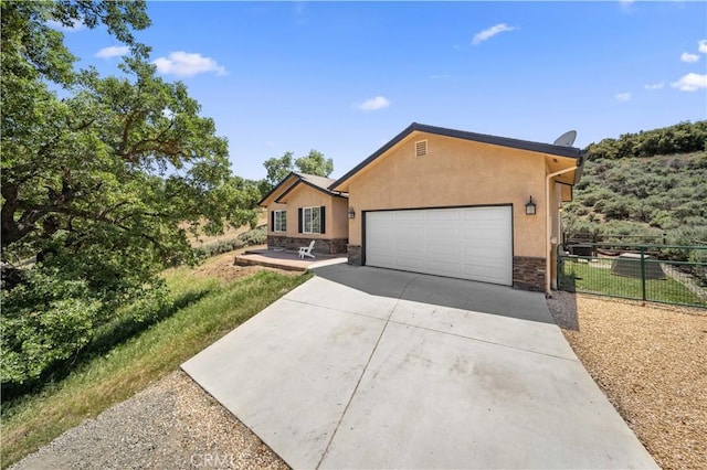 24481 Jacaranda Dr, Tehachapi, CA 93561 - photo 2