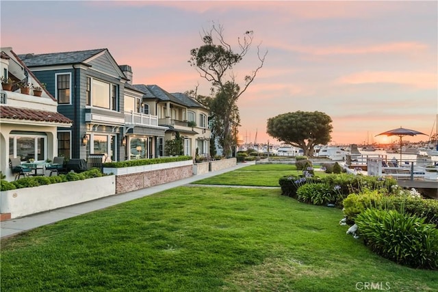 505 W Edgewater Ave, Newport Beach, CA 92661 - view of green lawn