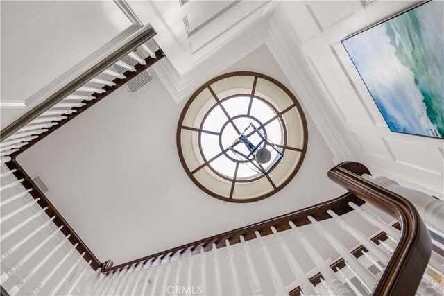 505 W Edgewater Ave, Newport Beach, CA 92661 - detailed view of crown molding