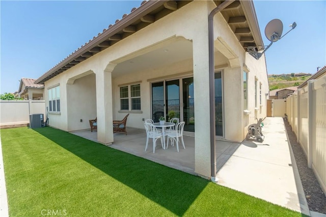 24385 Overlook Dr, Corona, CA 92883 - back of property with stucco siding, a patio, and a fenced backyard
